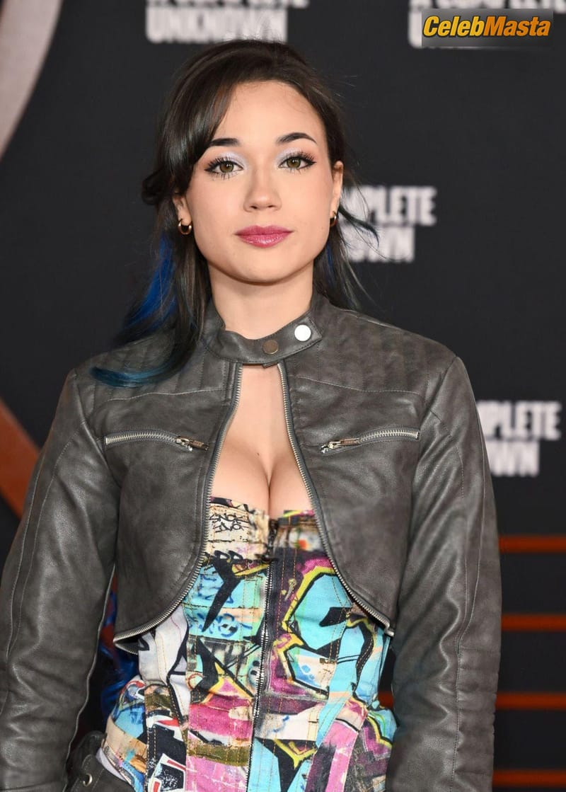 Sofia Gomez Gallery: Sexy Shows Off Her Hot Cleavage And Legs At A Complete Unknown photo 1