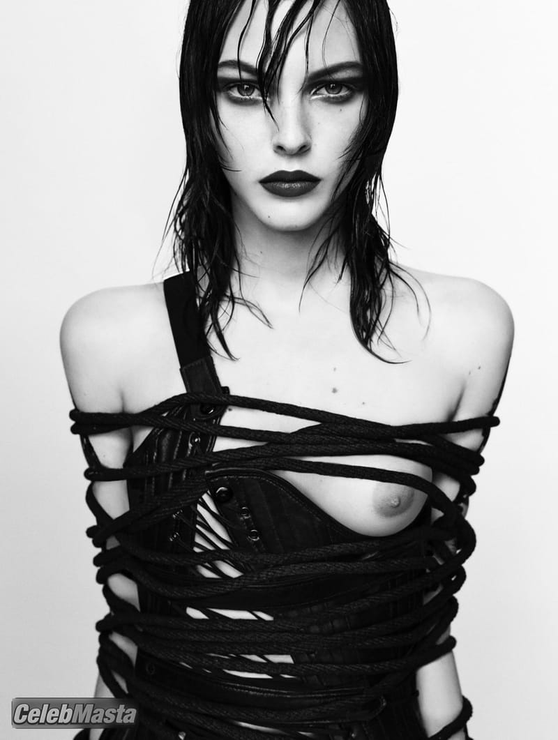 Vittoria Ceretti Photo Set: Topless By Luigi And Iango For Exhibition photo 4
