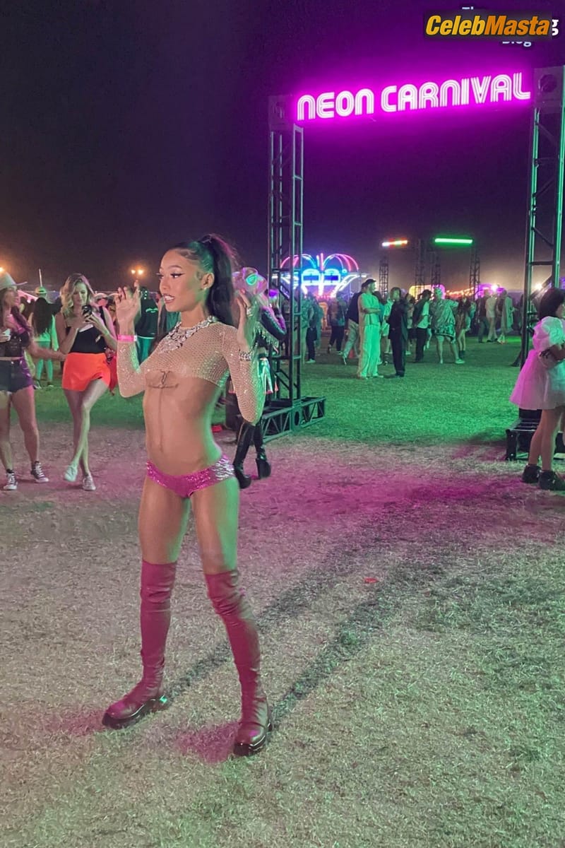 Coi Leray Photo Gallery: Flaunts Her Sexy Assets At Neon Carnival Party photo 4