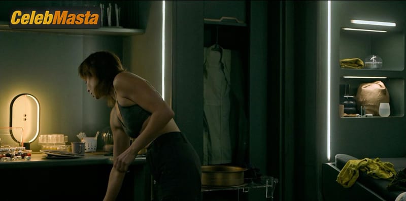 Niamh Algar Scene Photos Gallery from Raised By Wolves photo 3