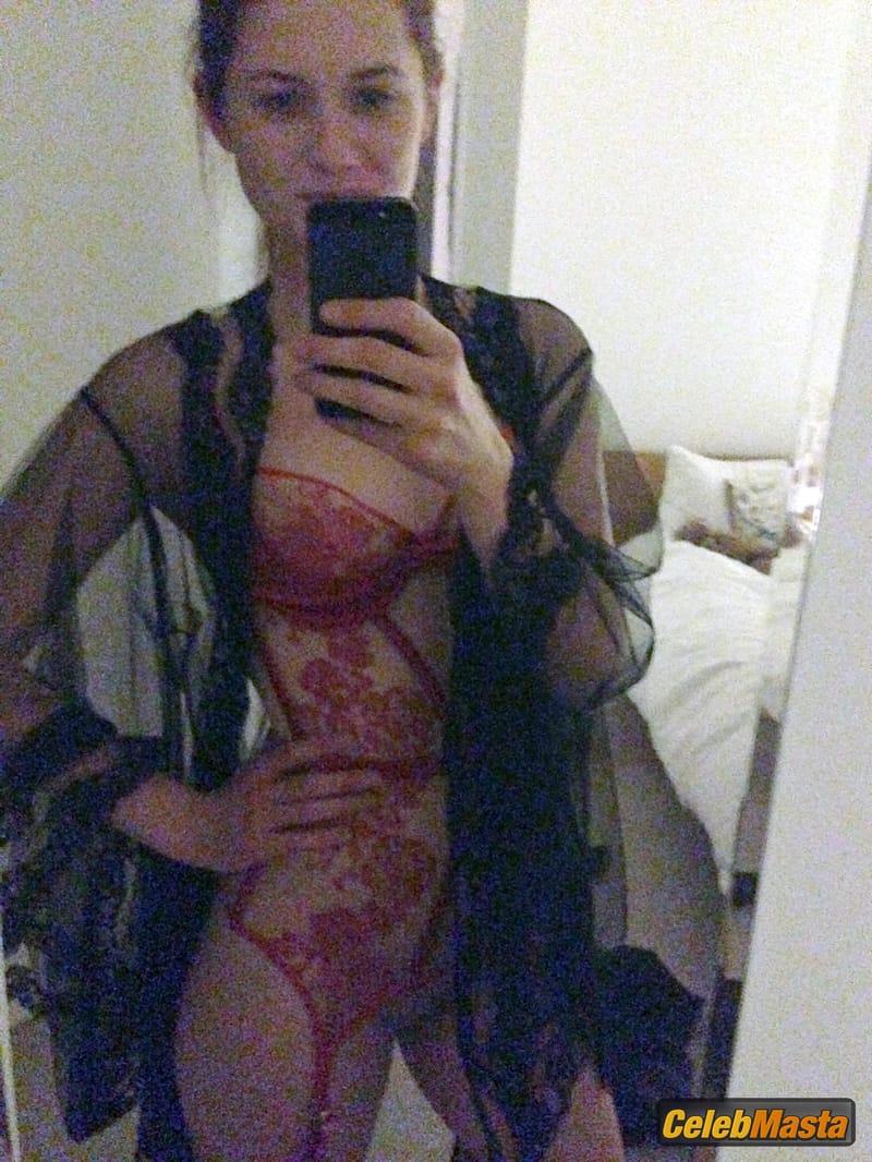 Photo Gallery: Bonnie Wright Lingere Collection photo 3