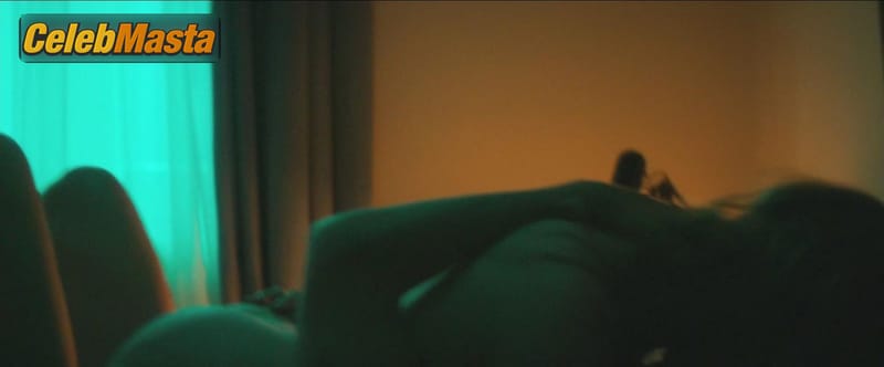 Eliza Taylor Photo Set from The November Man photo 2
