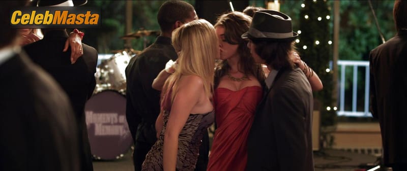 Dreama Walker Photos from Date And Switch photo 4