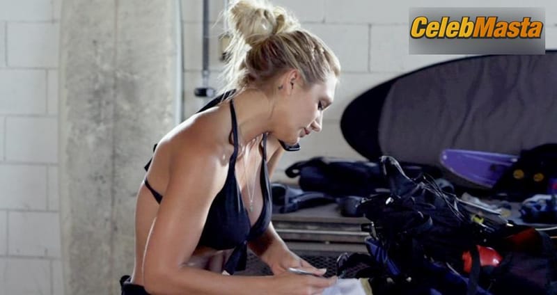 Photo Gallery: Brooke Hogan in Sand Sharks photo 3