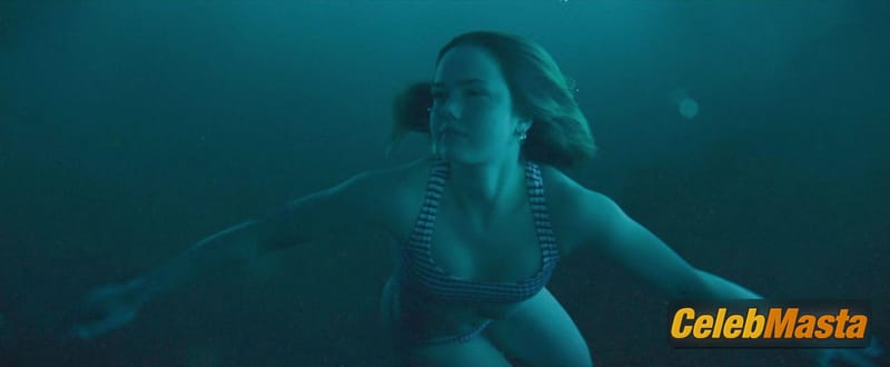 Amelie Hoeferle Photo Collection from Night Swim photo 2