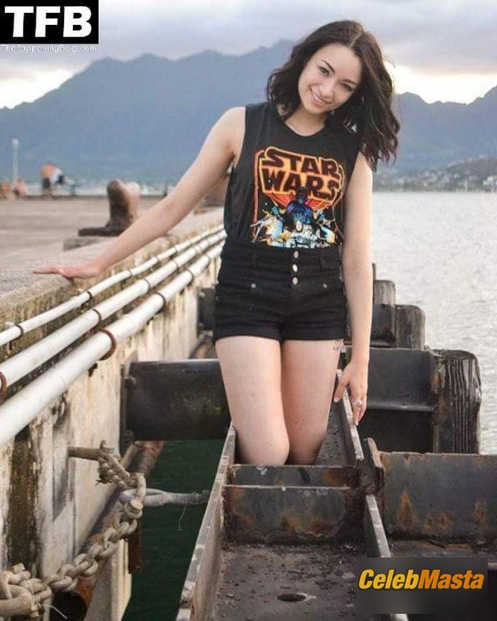 Jodelle Ferland Pics: Sexy Photos Collection photo 4
