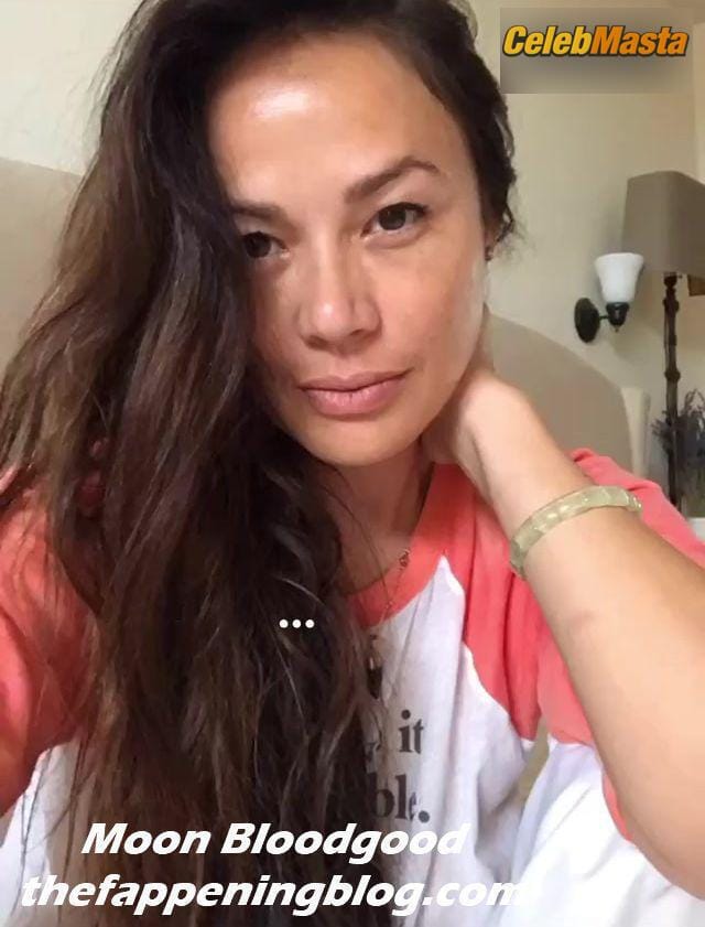 Moon Bloodgood Photo Gallery: Posing White/red T-shirt Without A Bra For Her Instagram photo 2