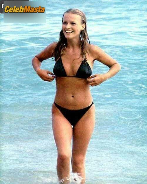 Louise Lombard in Louise Lombard Sexy And Attractive Photos Collection