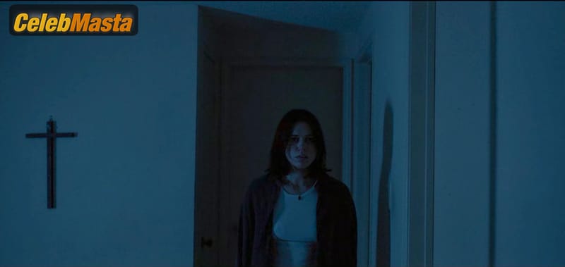 Nina Kiri in Undertone
