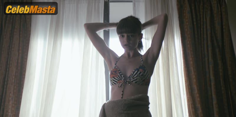 Ciara Bravo in Wayne