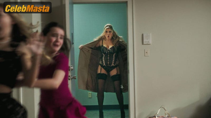 Tara Summers in Fleishman Is In Trouble (2022)