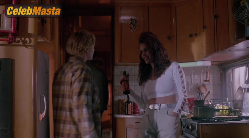 Ione Skye in Guncrazy (1992)