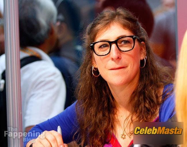 Mayim Bialik in Mayim Bialik Sexy And Stunning Photos Collection