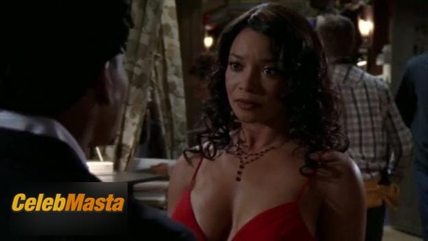 Tamala Jones in Studio 60 On The Sunset Strip