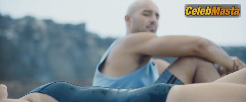 Aura Garrido in Solo