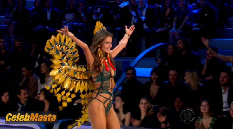 Alessandra Ambrosio Photo Set from The Victoria’s Secret Fashion Show 2016 photo 1