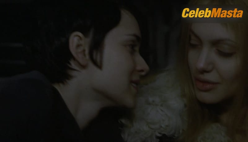 Photo Gallery: Angelina Jolie in Girl, Interrupted photo 2