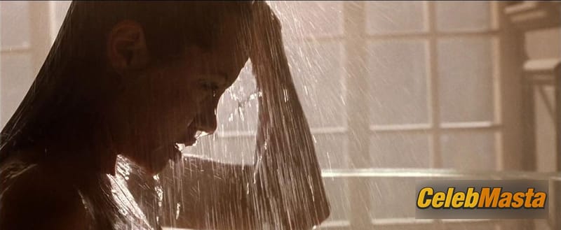 Angelina Jolie Photo Set from Lara Croft Tomb Raider photo 4