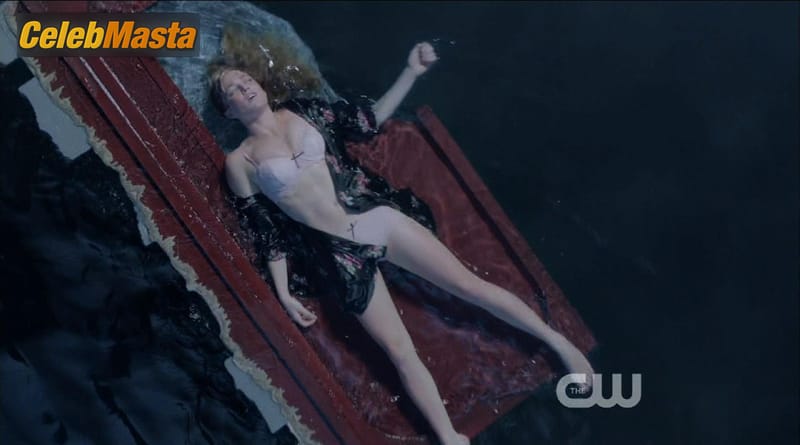 Caity Lotz Photo Set from Arrow photo 2