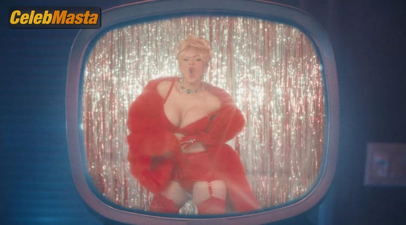 Cardi B Scene Photos Gallery from Bartier Cardi (feat. 21 Savage) photo 3