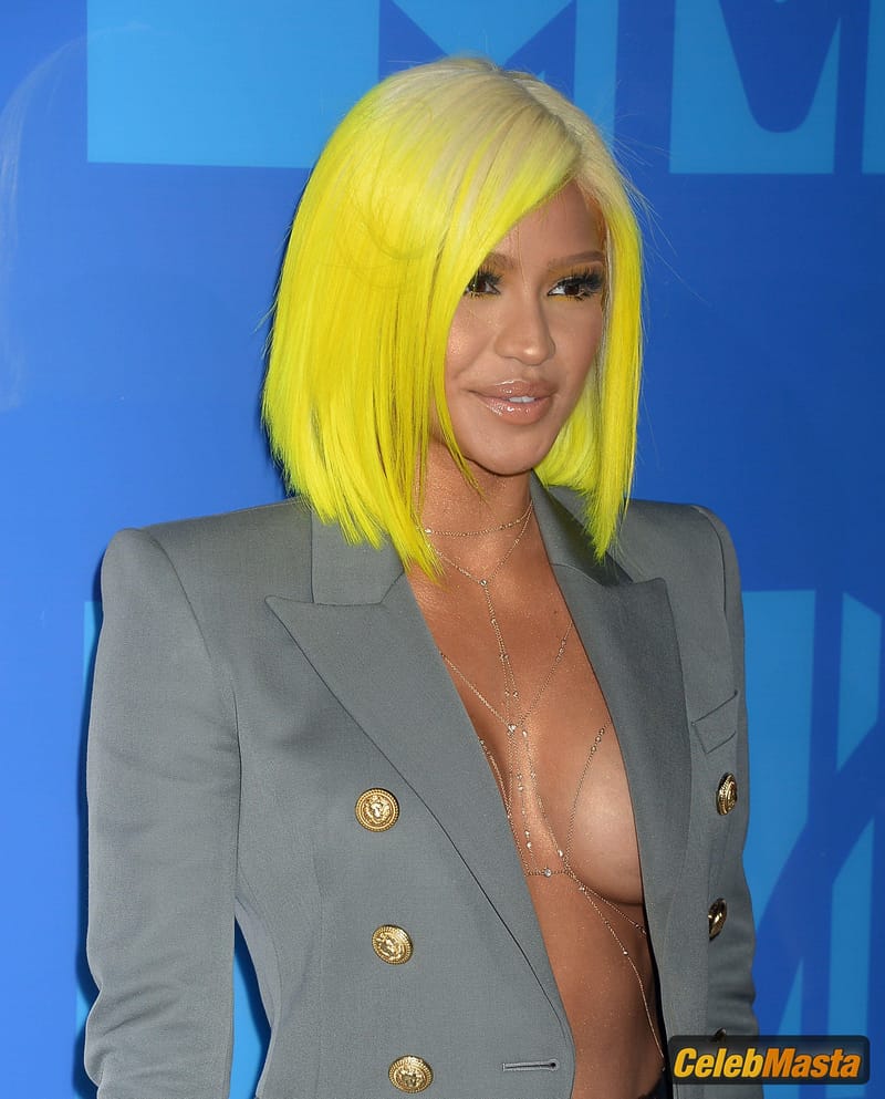 Cassie Ventura Pics: Braless At The 2016 Mtv Vma In Nyc photo 2