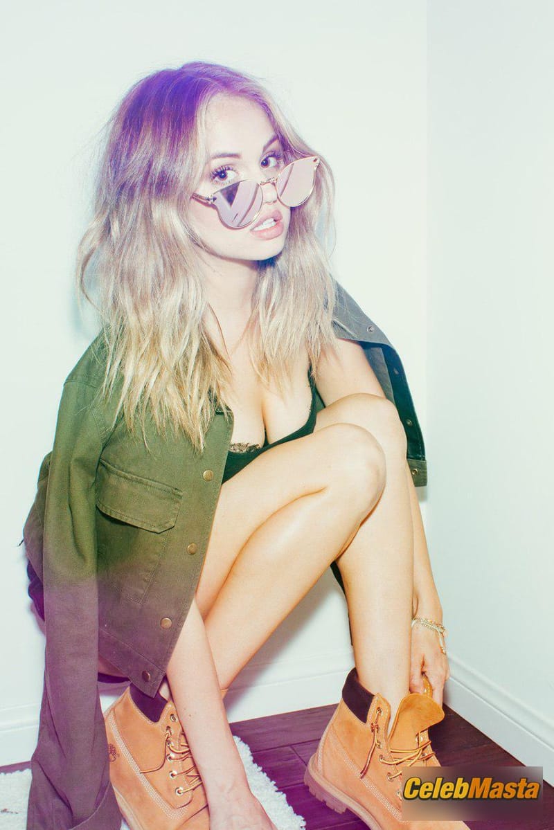 Debby Ryan Photo Set: Cleavage In New Photoshoot photo 2