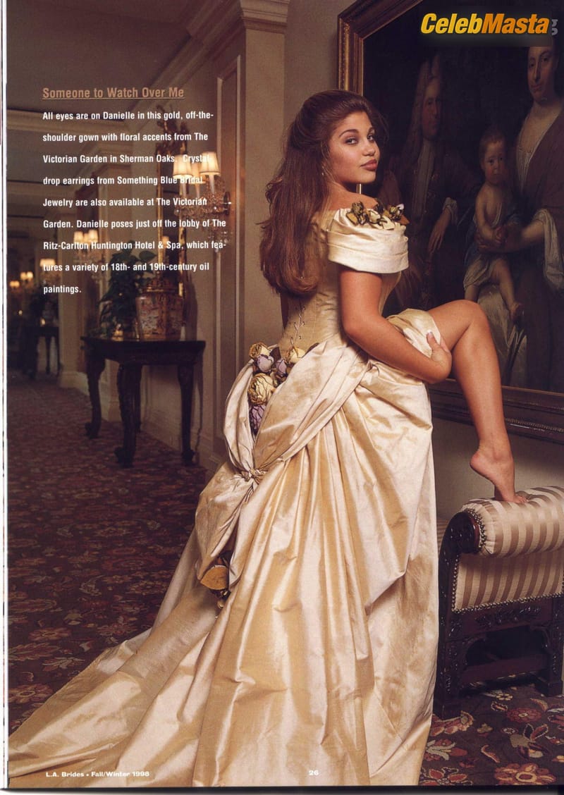 Danielle Fishel Photos: Sexy And Topless Photos Collection photo 4