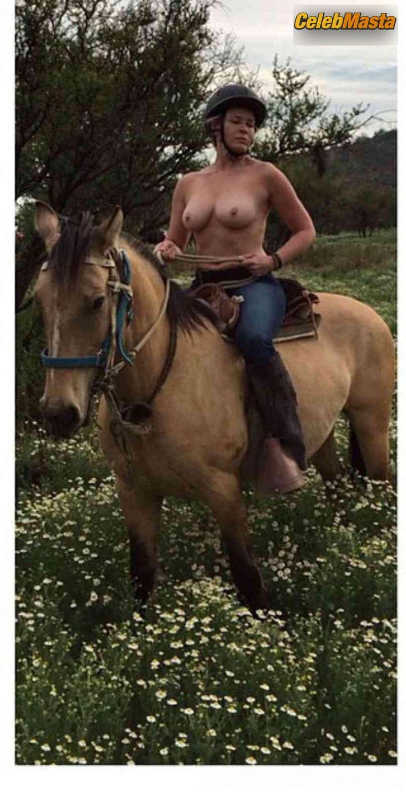 Chelsea Handler Photo Gallery from Beach Babes photo 3