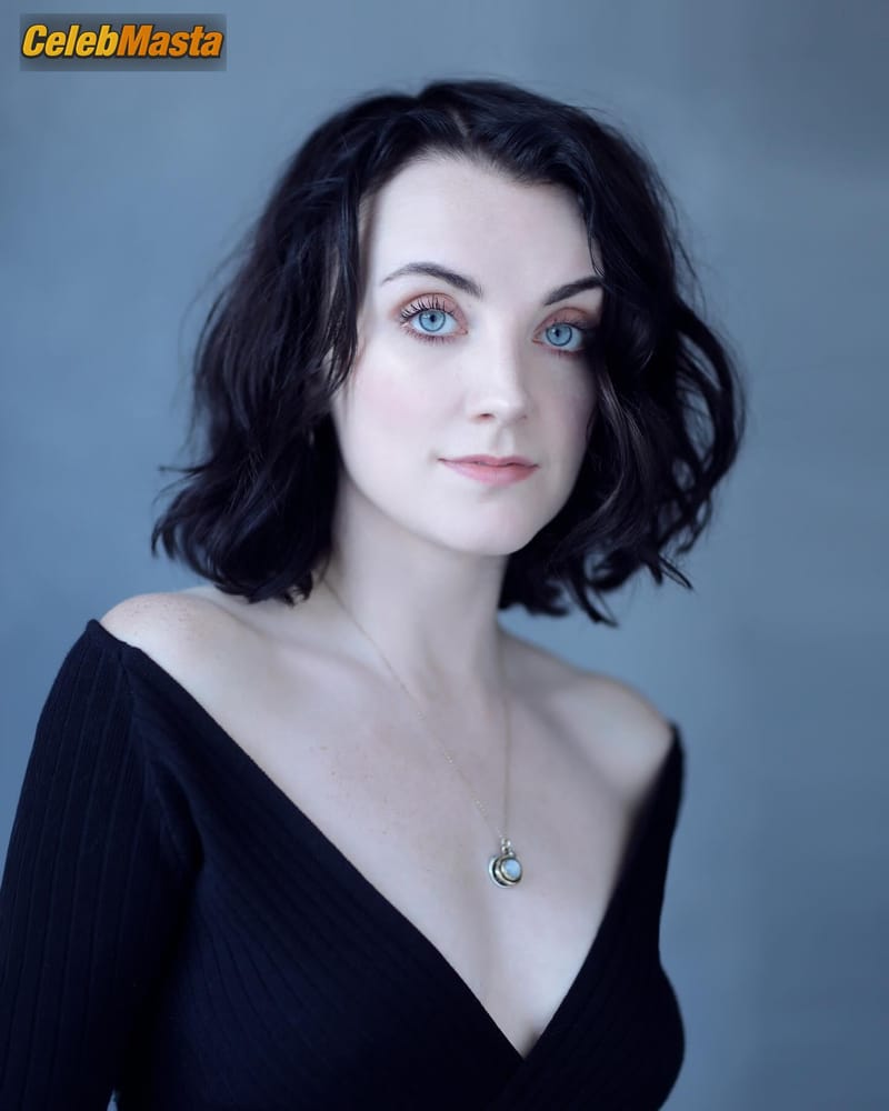 Evanna Lynch Photos: New Hair Style Look photo 1
