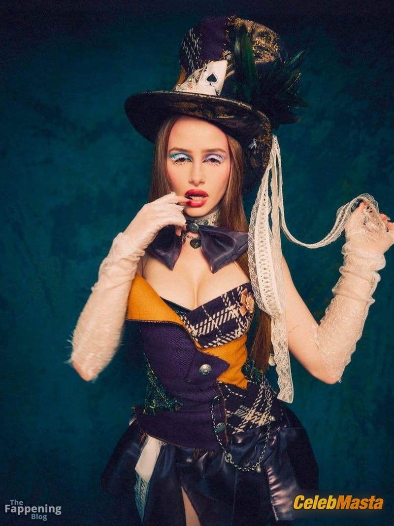 Madelaine Petsch Pics Gallery photo 2