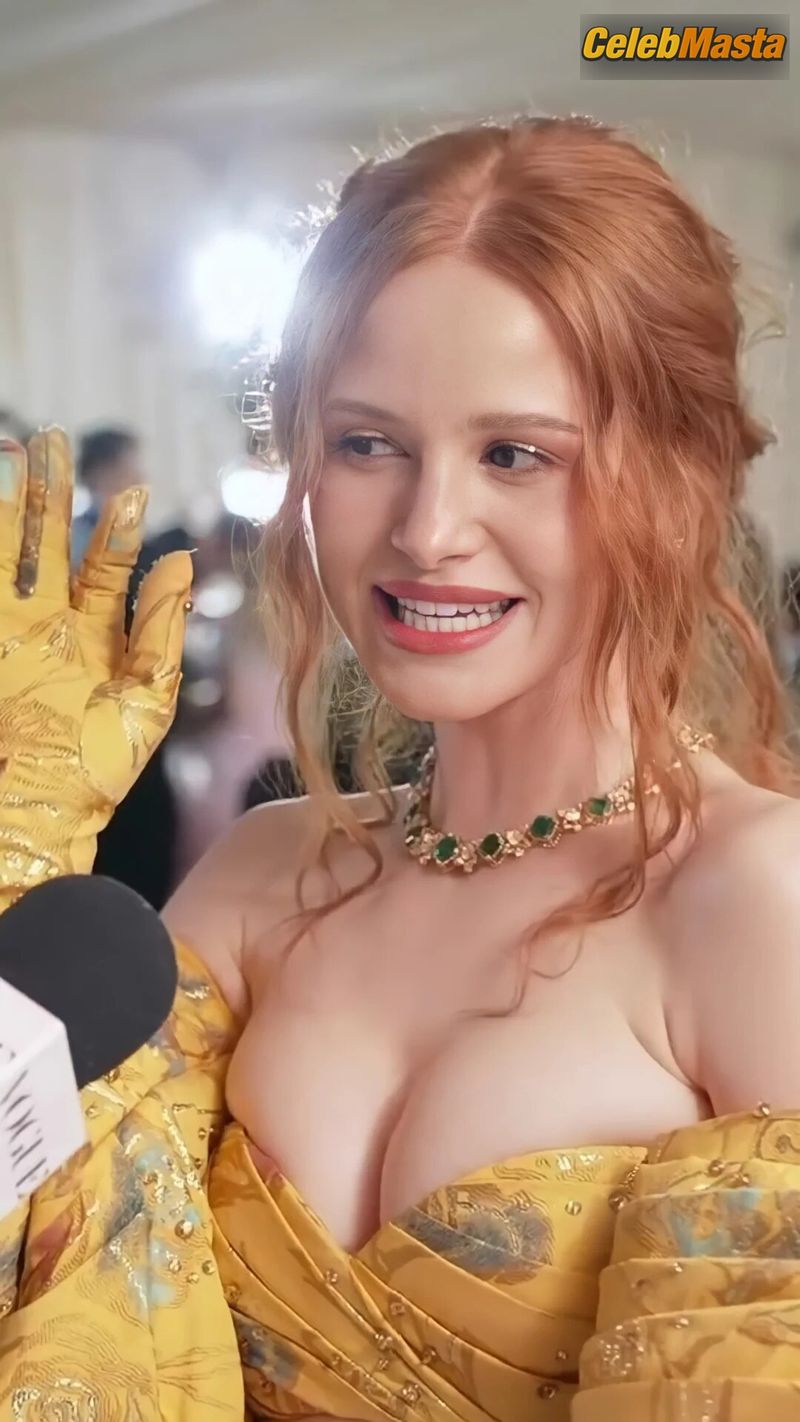 Madelaine Petsch Photo Gallery photo 1