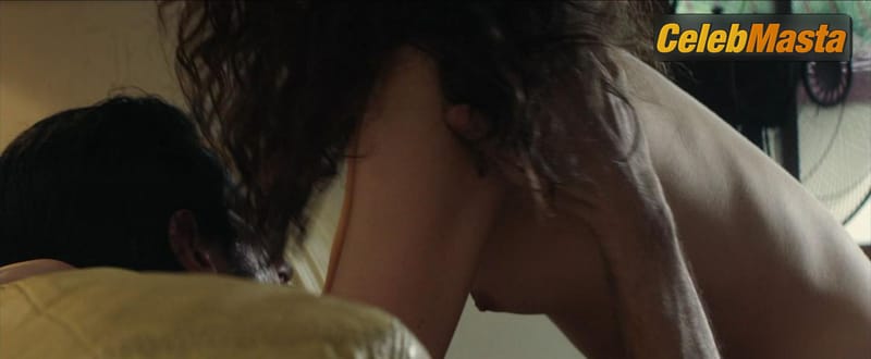 Margaret Qualley Pics from the Set of Stars At Noon photo 4