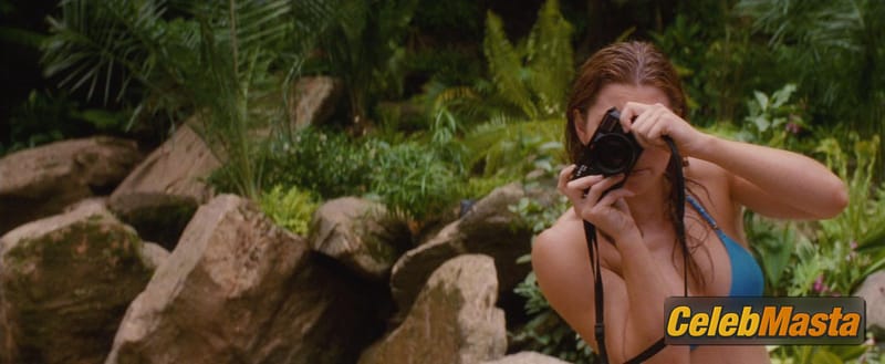 Jessica Biel Topless Photo Set from Stealth photo 1