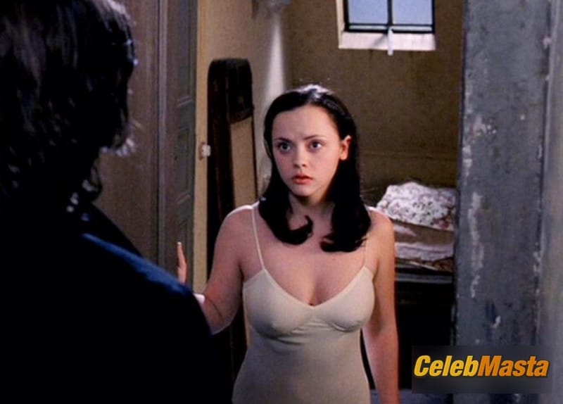 Christina Ricci Scene Photos Gallery from The Man Who Cried photo 4
