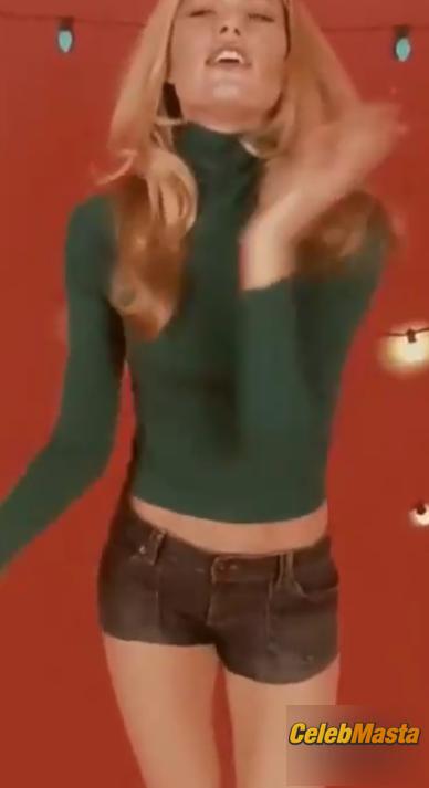 Doutzen Kroes Photo Gallery from Love Advent photo 3