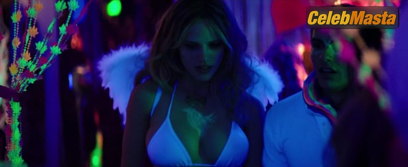 Photo Gallery: Halston Sage in Neighbors photo 4