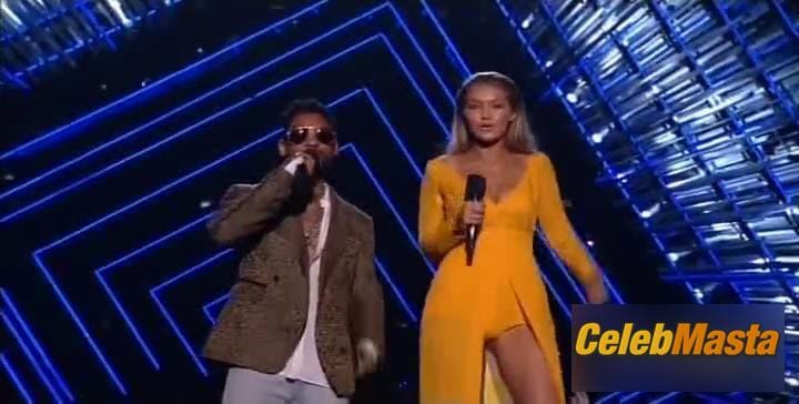 Photo Gallery: Gigi Hadid in Mtv Video Music Awards photo 1