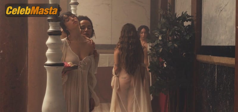 Halsey Photo Gallery from If I Cant Have Love, I Want Power photo 1