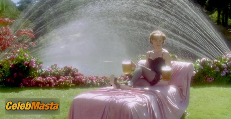 Photo Gallery: Julie Bowen in Happy Gilmore photo 3