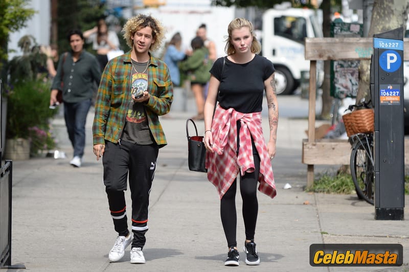 Photo Gallery: Ireland Baldwin Braless In New York photo 1