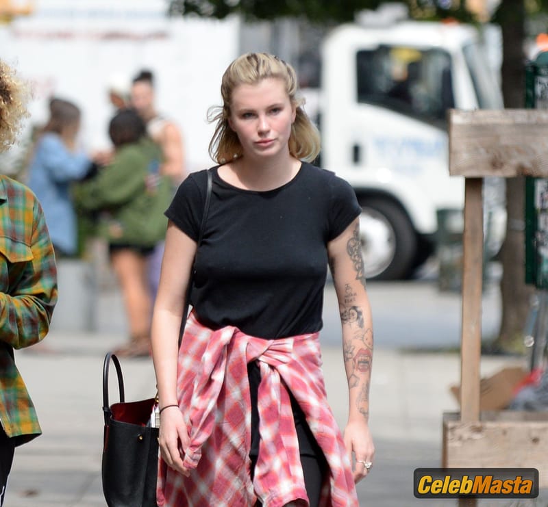 Photo Gallery: Ireland Baldwin Braless In New York photo 2