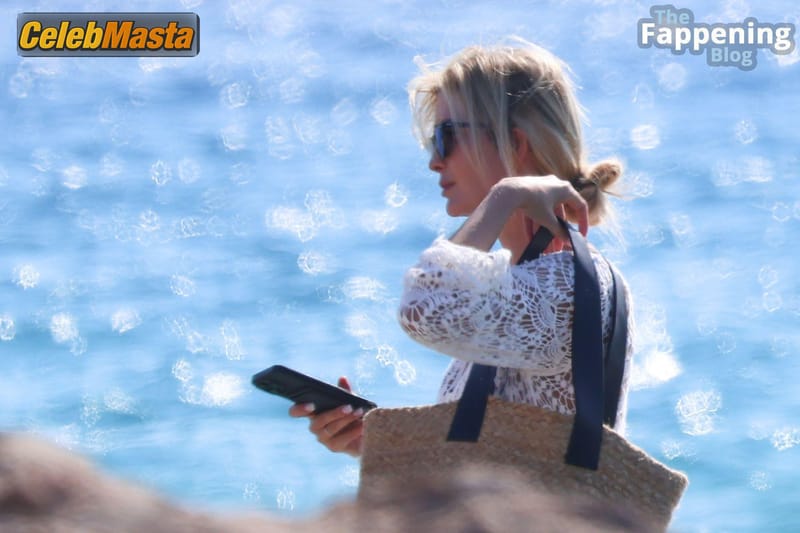 Photo Gallery: Ivanka Trump Sexy Vacation In Formentera photo 2