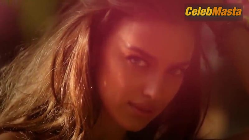 Irina Shayk Photo Set from Sports Illustrated Swimsuit 2013 photo 2