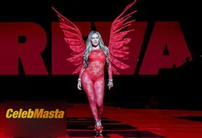 Karol G Photo Gallery from The Victoria’s Secret Fashion Show 2025 photo 2