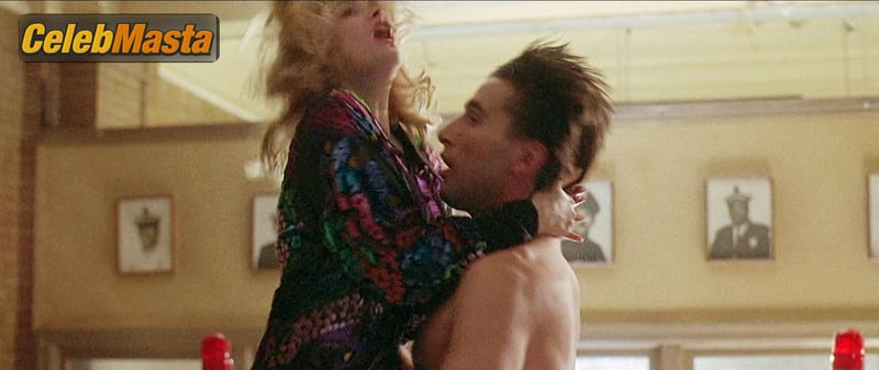 Jennifer Jason Leigh Photo Gallery from Backdraft photo 2