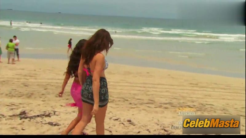 Khloe Kardashian Scene Photos Gallery from Kourtney & Kim Take Miami photo 3