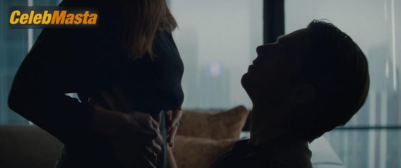 Julianne Moore Scene Photos Gallery from Sharper photo 2