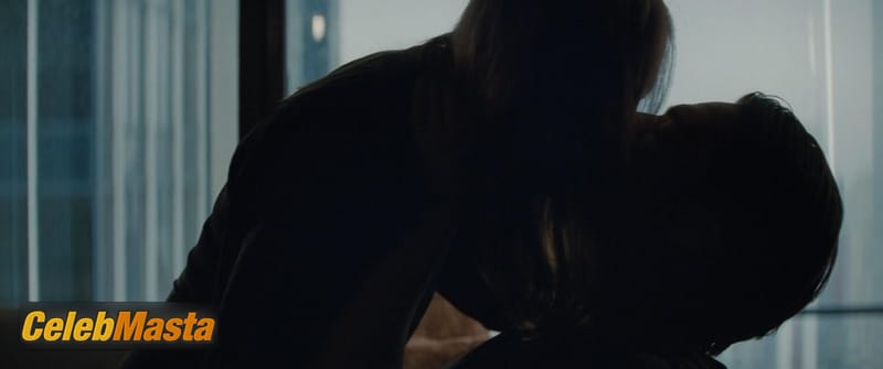 Julianne Moore Scene Photos Gallery from Sharper photo 3