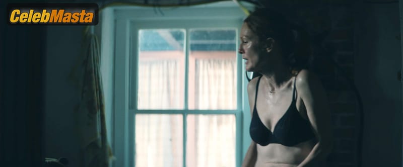 Julianne Moore Photo Collection from Echo Valley photo 1