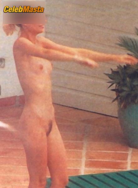 Gwyneth Paltrow Photo Set from Beach Babes photo 4